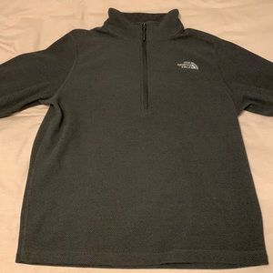 Dark grey North Face men’s medium lightweight fleece quarter zip pullover